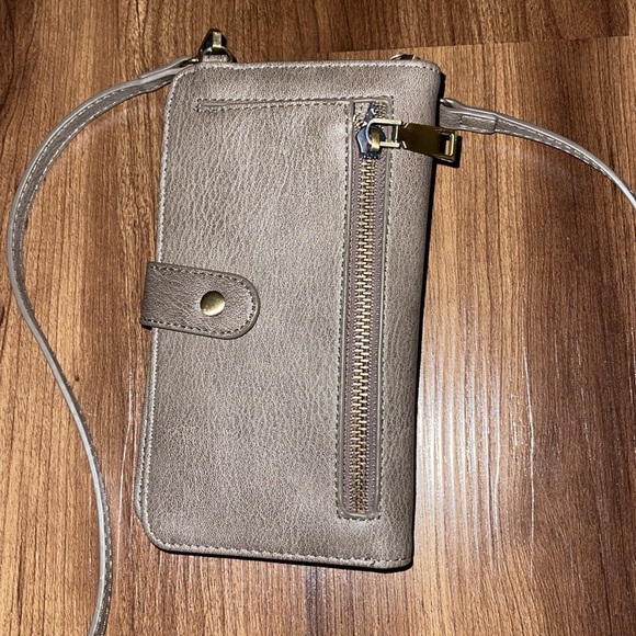 Vera Bradley Organizer, Book Cover, & Antik Kraft Leather Wallet Crossbody - Picture 8 of 9